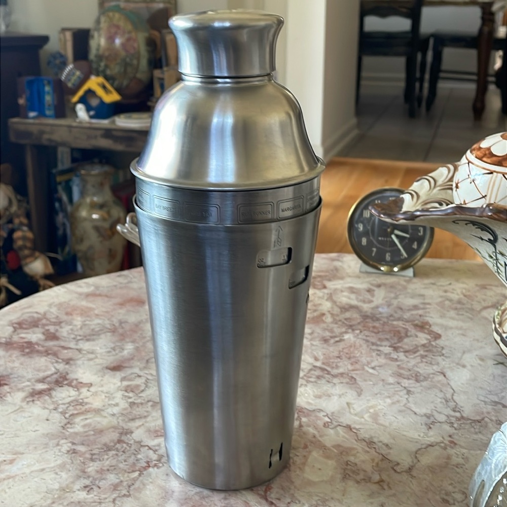 EUC~OGGI Stainless Steel 15 Recipes Dial-A-Drink Cocktail Shaker Drink Mixer Bar
